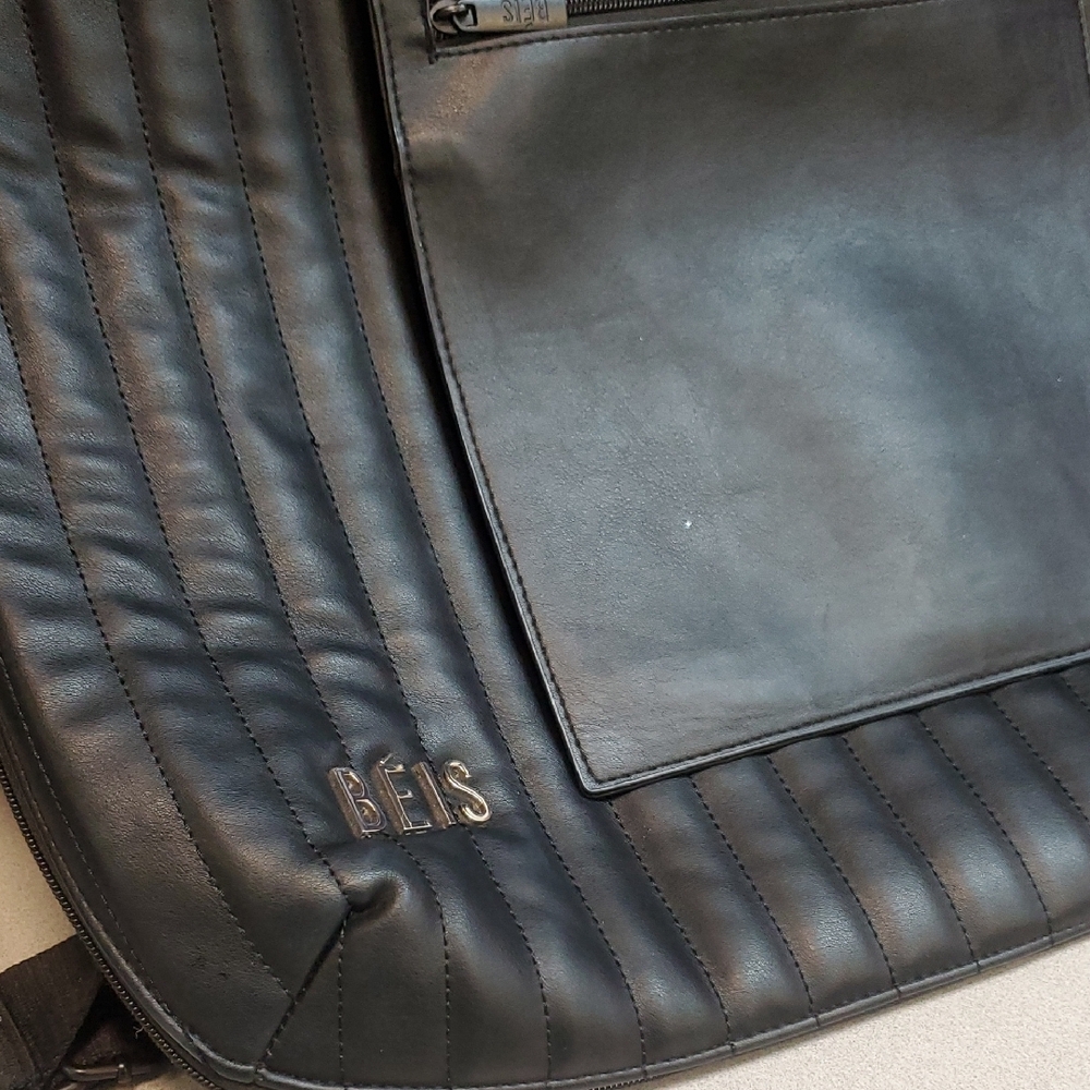 BEIS Black Quilted Travel Tote with Adjustable Strap - Picture 5 of 10